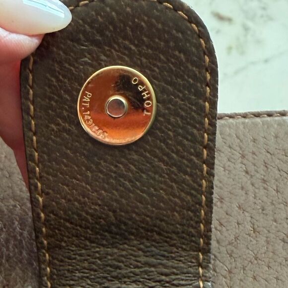 Vintage Gucci Canvas and Leather shoulder Bag - Picture 7 of 17